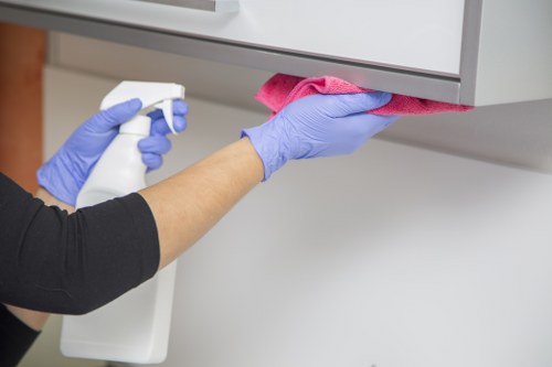 Commercial deep cleaning service for a SW5 office space